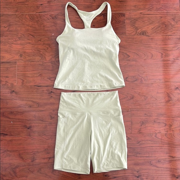 Danskin Pants - NWOT Danskin Athletic Workout Shorts and Tank Top Matching Set